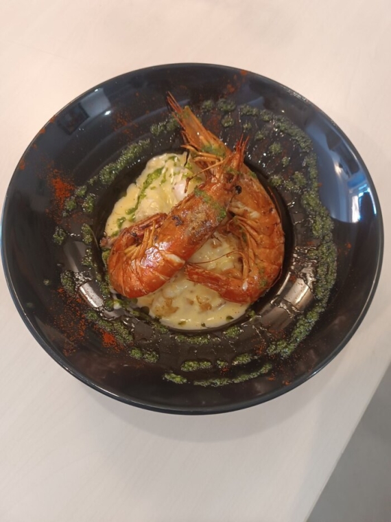 Manger des gambas fraîches en bord de mer, Collioure, Restaurant La Plage